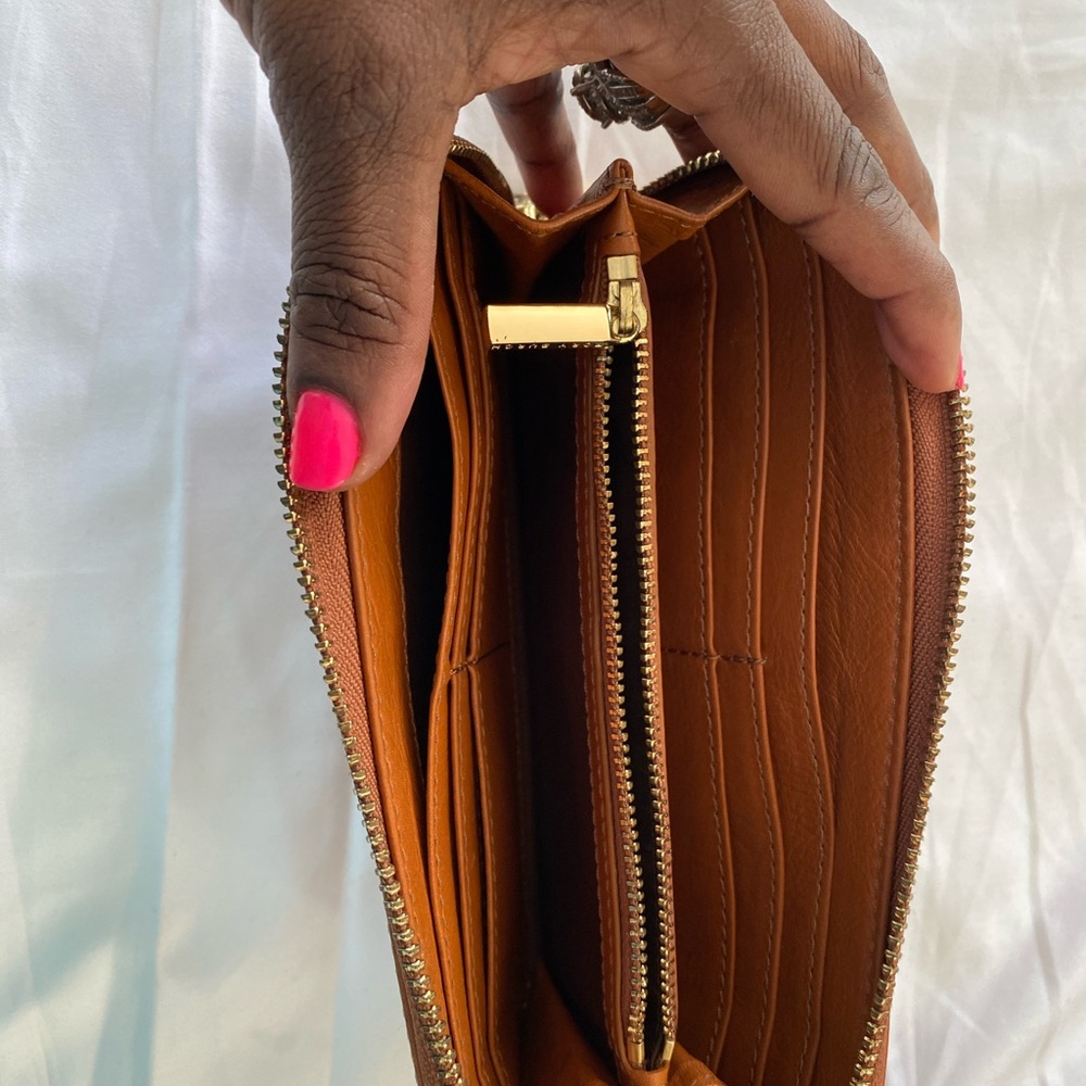 Tory Burch wallet
